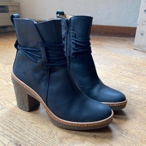 El Naturalista Real Leather Black Boots